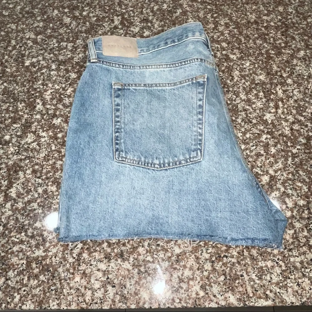 Everlane - The Relaxed '90s Short - Picture 2 of 10